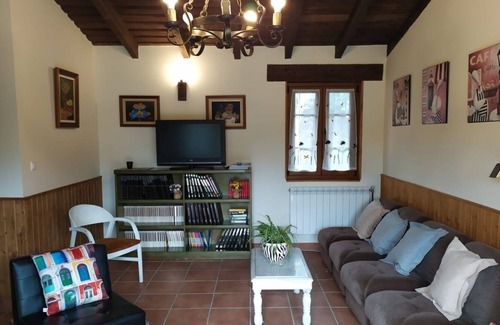 Galizano Cottage | Stunning rural house with swimming pool
