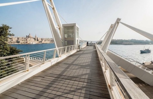 Sliema Apartment | Stunning Seaview Apartment, Wifi
