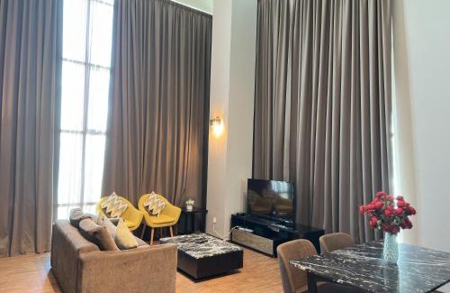 George Town Apartment | Stunning Seaview Duplex George Town Maritime Suites