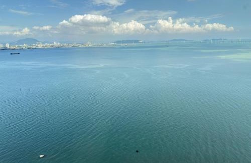 George Town Apartment | Stunning Seaview Duplex George Town Maritime Suites