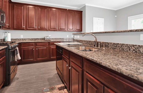 Spring House | Stunning & Spacious home, 8 beds, PS4, Karaoke and lots more!