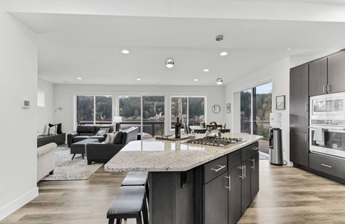 Olympia House | Stunning Summit Lake Home! Hot tub and Kayaks!