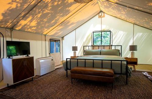 Saylorville Other | Stunning Tented Cabin with Fire Pit in Des Moines, Iowa