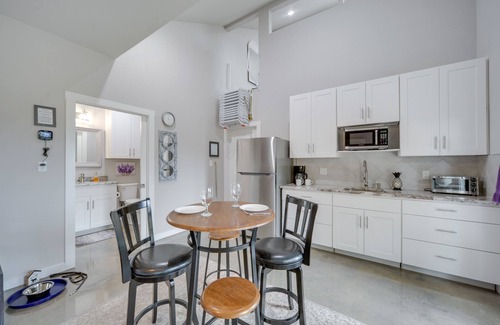 Canyon Lake Apartment | Stunning Texas Studio < 1 Mi to Canyon Lake!