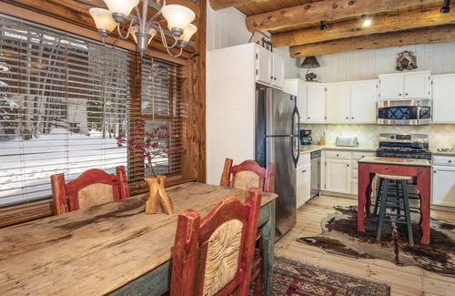 Timbercreek Lodges House | Stunning Vail Log Cabin on Creek, Free Shuttle Access, Minutes to Slopes, Shops