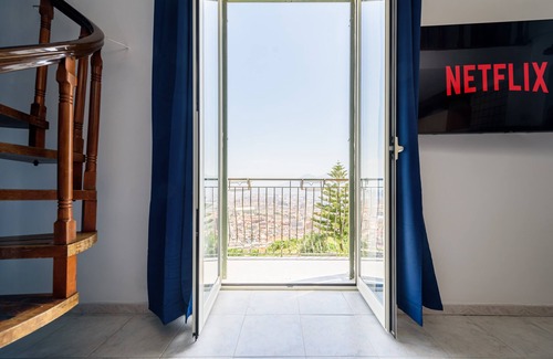 Quartieri Spagnoli Apartment | [Stunning view ]Central-Balcony-Quiet-WiF i& Netflix
