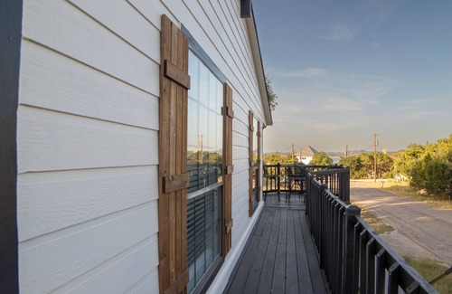 Canyon Lake House | Stunning view of Canyon Lake! Game room-Fire pit-Feed deer