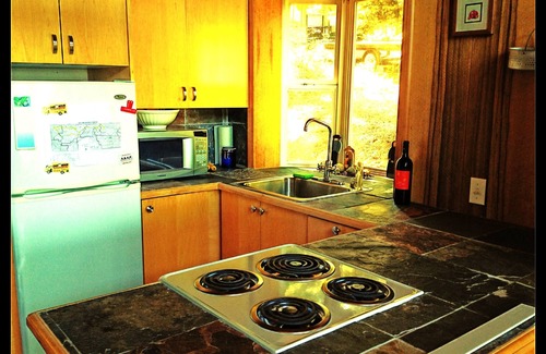 Cle Elum Cabin | Stunning Views from Custom Cle Elum Cabin! Breweries, Hiking, Fishing, and More!