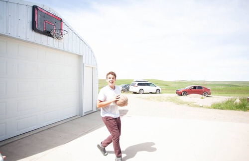 Cardston House | Stunning Views From This Beautiful Home in the Country! 30 min from Waterton.