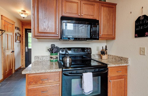 Wolf Laurel Cabin | Stunning Views Game Room~4300'~Sleeps 12~Hot Tub~Firepit Table~Hatley Pointe Ski