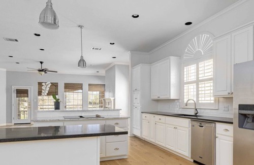 Davenport Ranch House | Stunning views of 17th hole at Austin Country Club.