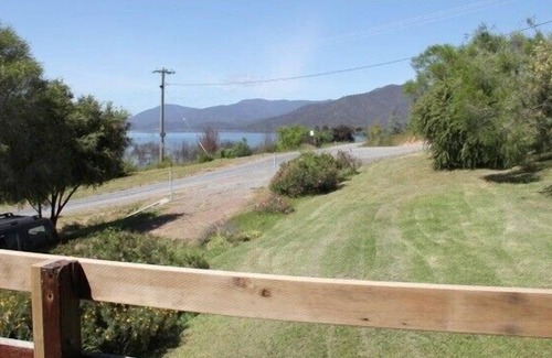 Goughs Bay House | Stunning views of Lake Eildon