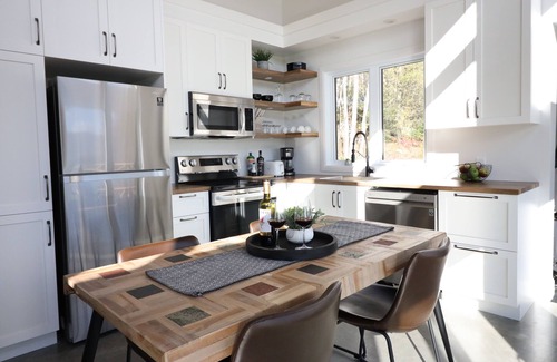 St-Augustin-de-Woburn Ski Chalet | Stunning views of Mount Gosford!