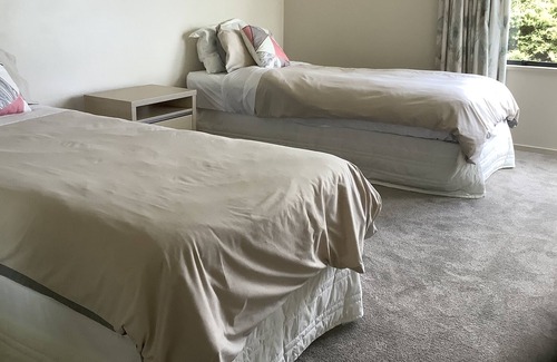 Piha House | Stunning views of Piha beach