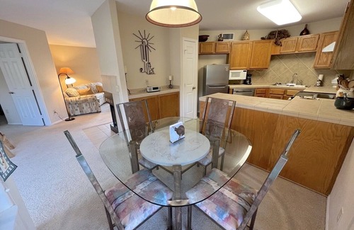 Ventana Heights Condo | STUNNING Views of Ventana Canyon, Mountains AND City Lights! Clean, comfy 2b/2ba