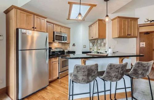 Copper Mountain Village Condo | Stunning Views, Steps to Lift, Hot Tub, Garage