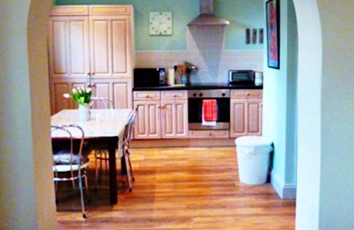 Breedon on the Hill House | Stunning villa for 4 people with WIFI, TV, pets allowed and parking