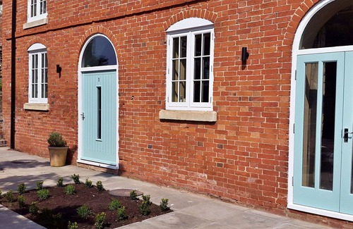 Breedon on the Hill House | Stunning villa for 4 people with WIFI, TV, pets allowed and parking