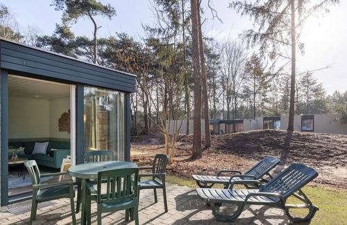 Valkenswaard House | Stunning villa for 4 people with WIFI, pool, TV, terrace and parking