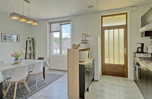 Auray House | Stunning villa for 4 guests with WIFI, TV and parking