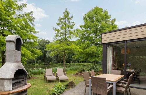 Heijen House | Stunning villa for 6 guests with hot tub, pool, WIFI, TV, terrace and parking