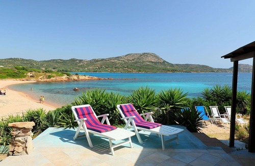 Costa Corallina House | Stunning villa for 6 guests with WIFI, TV, patio and parking