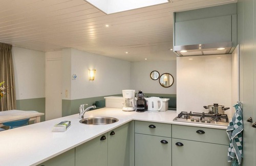 Heijen House | Stunning villa for 8 people with pool, WIFI, TV, terrace and parking