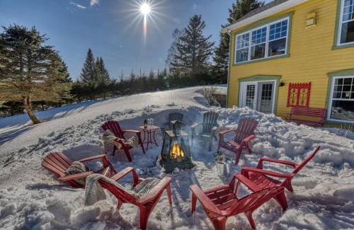 Saint Zenon Ski Chalet | Stunning Waterfront Chalet A Lot Of Natural Light