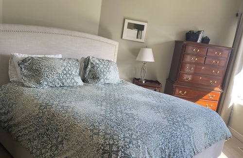 Vernon House | Stunning Waterfront on Vernon's Kalamalka Lake w 3 Bedrooms