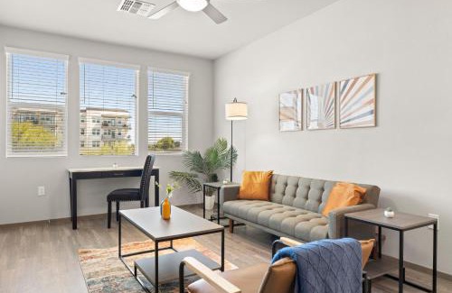 Glendale Sports and Entertainment District Apartment | Stunning Westgate CozySuites by stadium w pool 7