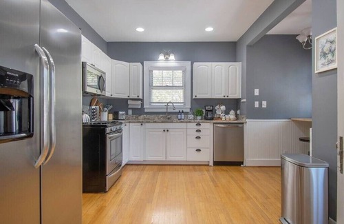 Dundee-Happy Hollow Historic District House | Stunning Yard! Wood-Fired Pizza Oven in Dundee!