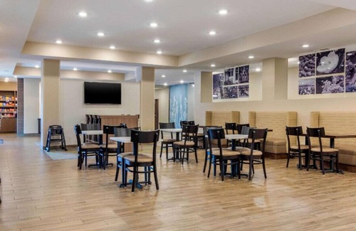 Newnan House | Stunningly Appointed Room with Home Comforts!
