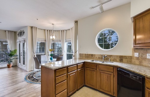 Highland Lake Estates Condo | Stunningly Regal Lake Travis Island Condo with lakeview!