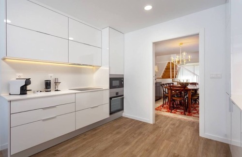 Lisbon Old Town Apartment | Stupendo-3br-suite & Terrace- Center- A/conditioning - Free Park