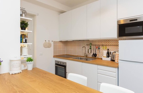 Campitelli Apartment | Stupendo appartamento dal design moderno ericercato, al primo piano in Via Annia