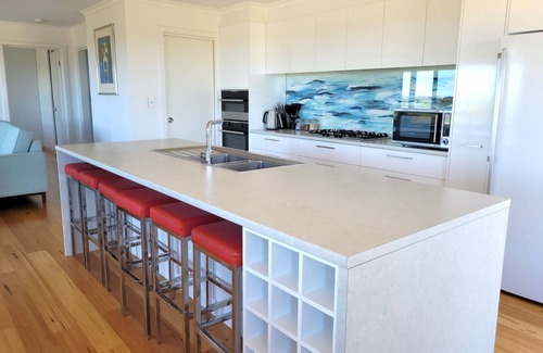 Moorowie Hotel | Sturt Bay Retreat, Port Moorowie