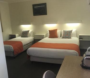 Broken Hill Hotel | Sturt Motel