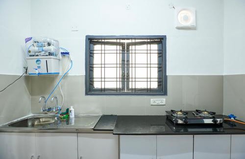 Banjara Hills Apartment | Stylish 1.5 BHK A/C at BanjaraHills Near CareHospitals