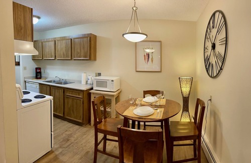 Jasper Place Condo | Stylish 1 Bdrm Condo Minutes Away D/T, NAIT, UofA