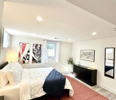 Northeast Apartment | Stylish 1 Bed - 5 min walk to Metro, free parking!