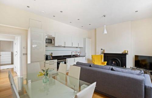 Campden Apartment | Stylish 1-Bed Flat in Prime Kensington Location