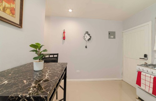 Buckleys Village Apartment | Stylish 1-bedroom apartment in delightful Buckleys with WiFi, AC