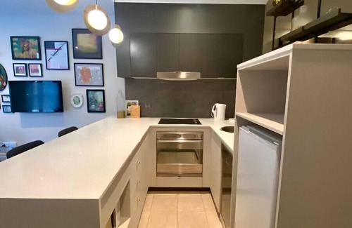 Sydney Central Business District Apartment | Stylish 1 Bedroom Apartment In Sydney CBD with Gym