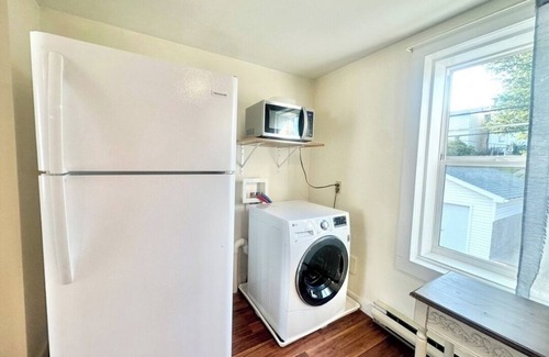Mechanicsville House | Stylish 1-Bedroom Duplex home with Air Conditioning in Desirable Danville