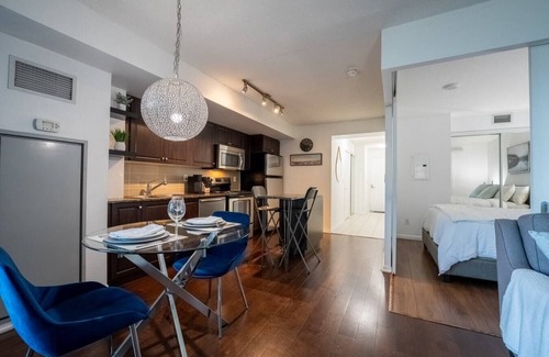 Fort York Apartment | Stylish 1 BR 1 BATH Apartment in Downtown Toronto