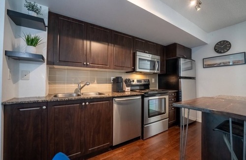 Fort York Apartment | Stylish 1 BR 1 BATH Apartment in Downtown Toronto