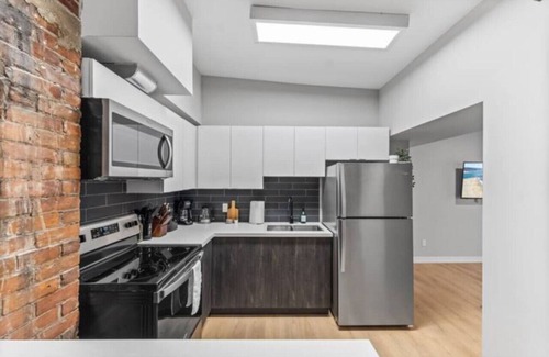 Peterborough Apartment | Stylish 1BR Boutique Loft in Downtown Peterborough
