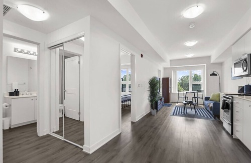 Rosemount Condo | Stylish 1BR Condo in Prime Location with Parking and Wi Fi