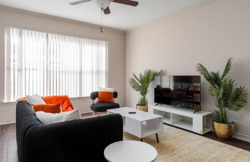 Dallas Apartment | Stylish 1BR Farmers Branch