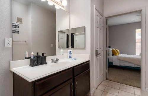 Dallas Apartment | Stylish 1BR Farmers Branch